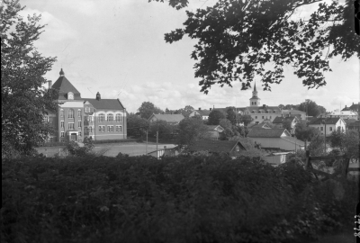 Från Kyrkogårdsparkeringen till höger (knappt synligt) Bomans handelsträdgård Rosehill



Dok.070711/RS