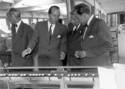 Industri IMA ? 
Från vänster: 1. Håkan Andersson ( Heynered ) 2. ? 3. Nils Ståhl 4. John - Inge Rangrost

Dok.100527/KG