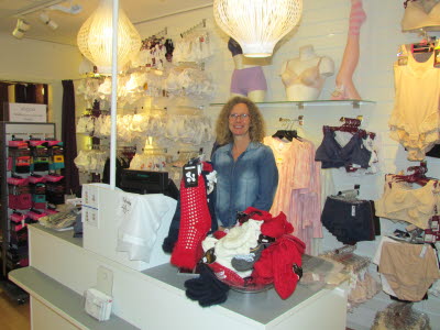 Stuneks. Innehavaren Petra Pettersson i sin butik Stuneks vid nordöstra hörnet av Stora torget