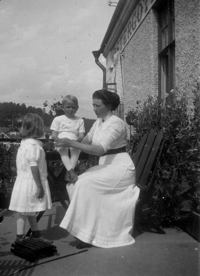 "Maddi, Pappa och Vår Mor"  Nordströms
