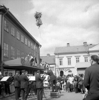 Domus byggs vid torget
- invigning -

Dok.111019/KG