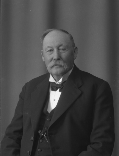 Kantor Josef Svensson
Vena



Dok.080429/RS