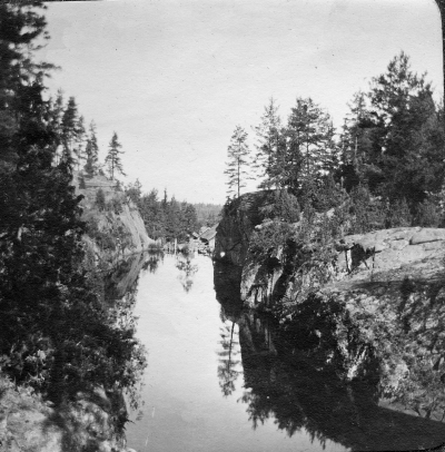 En av de gamla kvarnarna i Brännebro. Vet ej om det är nerkvarn eller uppkvarn.   Okänd