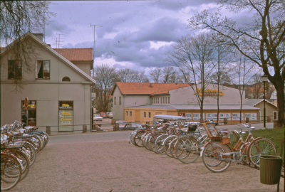 Kvalitetsmöbler 
Nila Radio/TV-affär 

090406/KG