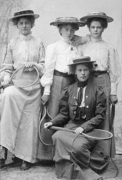 Edith Westberg-Malmberg, Berta Söderling, Olivia Johansson, Ingegärd Malmgren.  