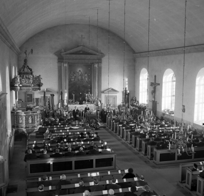 Lars V Lindéns jordfästning

Dok.110511/KG

Lars V. Lindéns begravning död 20-2-1956