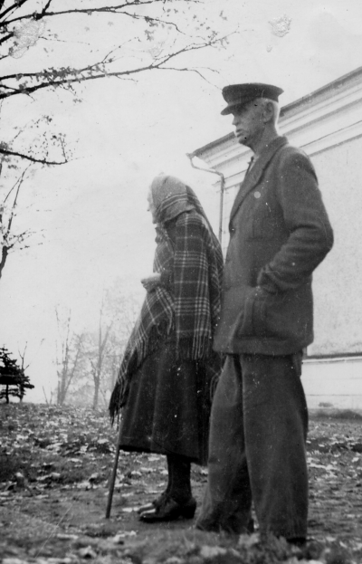 Syskonen Fröken Ida Hultgren och Gustav Hultin bodde i Kampbacken. 