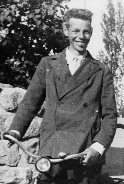 Torsten Gustavsson, fanérarbetare. 