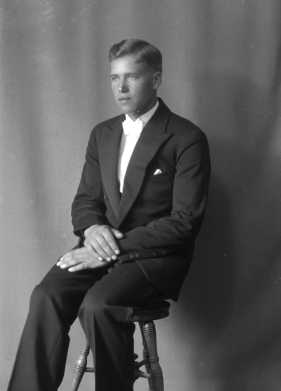 Henning Pettersson, 
Hällerum.



Dok.080402/RS