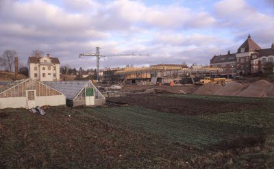 Växthus bygget av biblioteket vid Tullportskolan

090401/KG