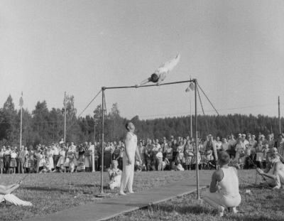 Mässan i Vimmerby
- gymnastikuppvisning -

Dok.110408/KG