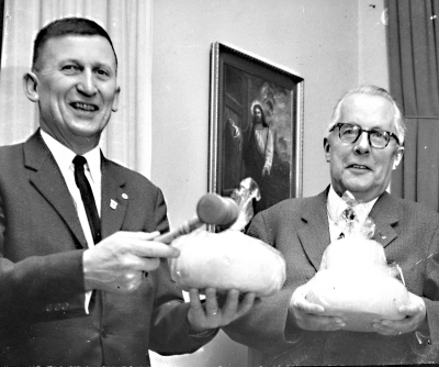 1) Adler Nilsson, Bryggmästare Pripps  2) Kyrkoherde Torsten Engström 1960-talet      T.E.