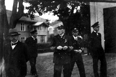 Invigning  av Nya Brandstationen, Rönnbärsgatan Vimmerby.  1. Rektor M. Malmström 3. Guldsmed L. Pålsson  4. Brandchef Lönngren
Den invigdes 1939


Dok.070817/RS