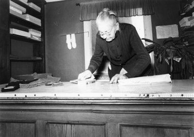 Mattis Brandt i sin affär

Dok.100526/KG