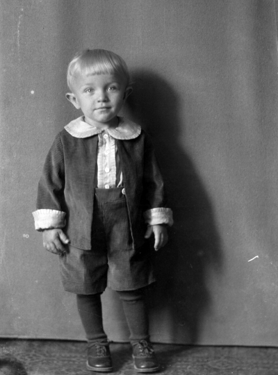 Jonsson (gosse) 
Transjö



Dok.080402/RS