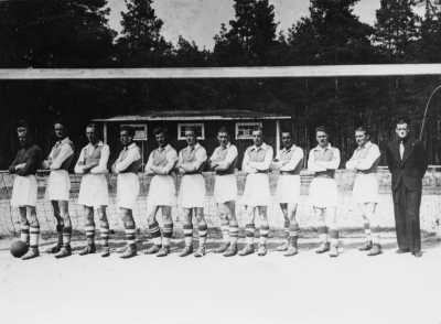 Från vänster  1. Linne Fasth, Snickare  2. Olle Bäcklund "Smäck"  3. Sundberg  4. Gustav Lindgren, Metallarbetare  5. Gilbert Magnusson, Rörmokare  6. Sven Nyström, Köpman  7. Stig Forsberg, Chakuterist  8. Folke Ringborg, Metallarbetare  9. Lage Lindgren, Metallarbetare  10. Putte Svensson, Snickare  11. Alf Karlsson, Rörmokare  12. Gunnar Bragsjö, Rörmokare      