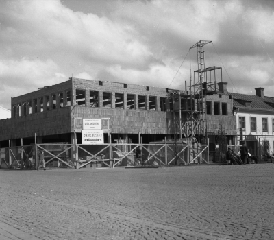 Torget
-  EPA varuhuset byggs 1962 -

Dok.110405/KG