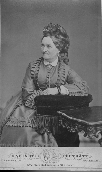 Mählerhoff, gift Hernblom. Släkt på fru Wahlbergs sida.