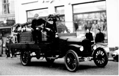 Vimmerby Brandkår 50 år. Ivar Wettermark och Napoleon Karlsson. 