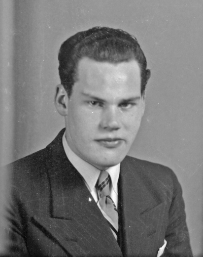 Holger Danielsson



Dok.080711/RS