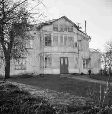 Kyrkogårdsgatan 

Dok.110511/KG
Södra kv. 21-22 (Nybergska huset) bredvid stadshuset. Huset byggdes av rådman Anders Ählström 1836.
Nybergska huset vid Kyrkogårdsgatan revs 1976.   

