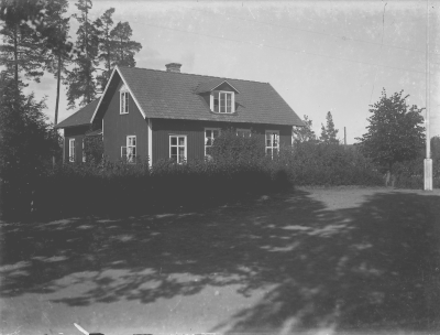 Storebro gamla skola. Huset användes sedan som lärarbostad när den nya skolan byggdes