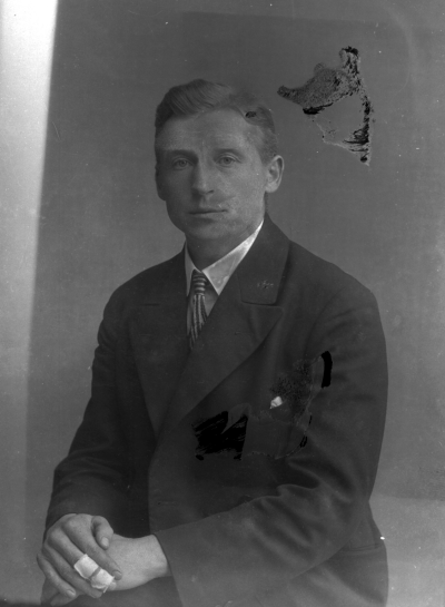 Henrik Nilsson
Älö.


Dok.080407/RS