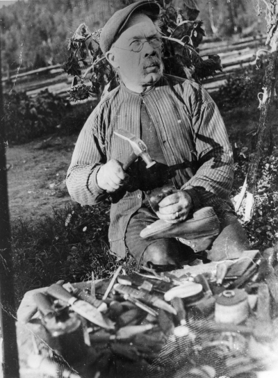 Skomakare Lönngren " Knos", Högerum Vimmerby.   Södra vi?