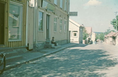 Stångågatan Speceriaffär Cafe / Bageri
A. Borgstrand Skomakeri gamla busstation

090423/KG