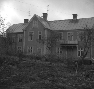 Ringvägen

Dok.110512/KG

Lövboet, Ringvägen 17 sista ägare F.d. Lärarinnan Ester Gustafsson inköpt av V-by stad före rivning 1960-talet slut (Vible3.) (Granen1). T.E
