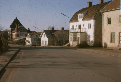 Drottninggatan 
Samskolan / Tullportskolan
Netzholm
Snippen
Fröken Tissél " Nu spökhuset "
Ernst Gustafssons speceriaffär nu tandläkare Nachtweij

090519/KG
