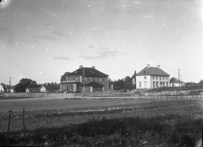 Till vänster Castenhus senare Dunges hus och Brantemos hus till höger. Ringvägen och Kungsgatan till vä om Dunges hus



Dok.070711/RS