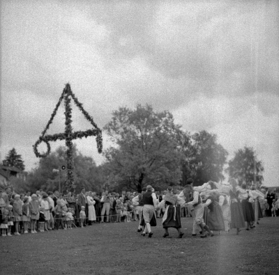 Folkdans

Dok.110526/KG