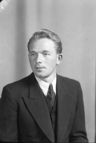 Sven Hjelm



Dok.080219/RS