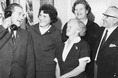 1 Ture Adolfsson, trädgårdsmästare 2. Fru Adolfsson 3. Fröken Lisa Johansson N.T.O. 4. Fru Ingrid Karlsson N.T.O. 5. Einar Jonasson, vaktmästare.    