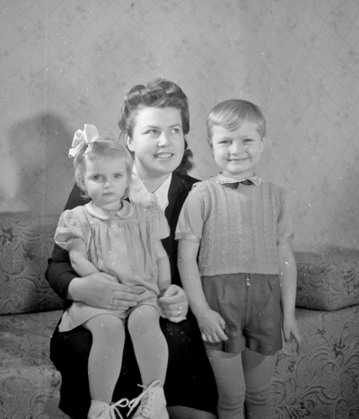 Anna-Greta Palmgren
Katarina och Leif

Dok.110210/KG