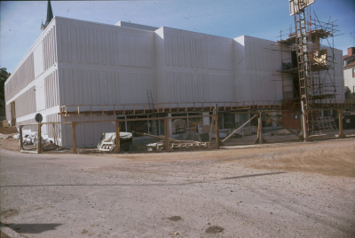 Bygget av Kvalitetsmöbler/Försäkringskassan/Träningshuset
Sevedegatan
Kvalitetsmöbler invigdes oktober 1973 

090420/KG