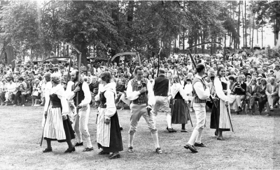 Folkdansuppvisning
Dansare: Iris Wiking Leif Wiking K - E Wiking Linda Eriksson Kurt Nilsson Lars Nilsson Annika Sandström