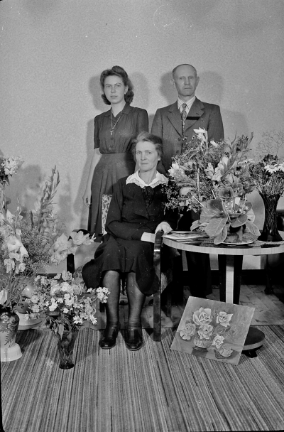 Erik Pettersson med familj. Dottern Gerd.        