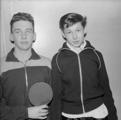 Bordtennis
Från vänster Hasse Fredén 
Uppgiftslämnare Lars Birgersson Målilla

Dok.101130/KG