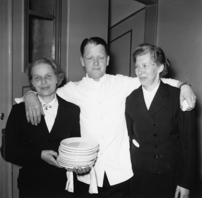 Serveringspersonal 

Dok.100602/KG