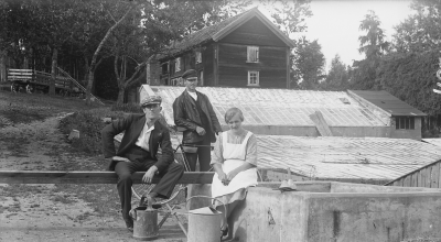 Hällebacka

Många av bilderna i mappen Hällebacka kan lika gärna vara tagna kring Lidhem Locknevi.