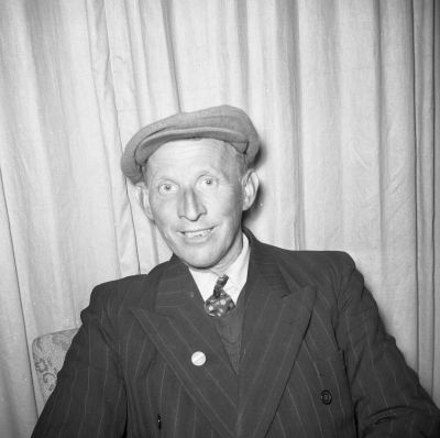 Olof Lindström brevbärare

Dok.110629/KG