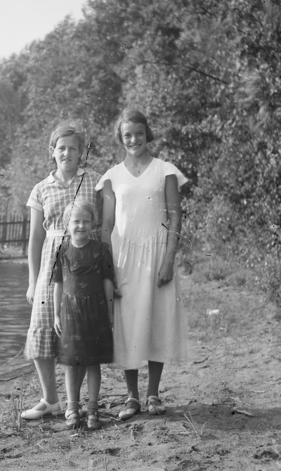 Hällebacka 

Många av bilderna i mappen Hällebacka kan lika gärna vara tagna kring Lidhem Locknevi.