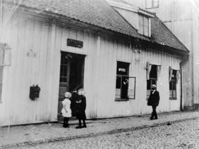 Nuvarande Komedianten, Storgatan 25
Apotekare Munthe. Apotek 

Dok.090206/SJ