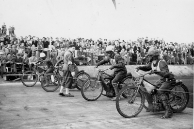 Speedway på ny banan i Vimmerby.