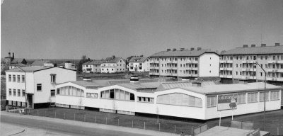 Mästersöms lokaler på Bondebygatan. Till höger Vimarhem. Längst bort till vänster Centralbryggeriet. T.E.
