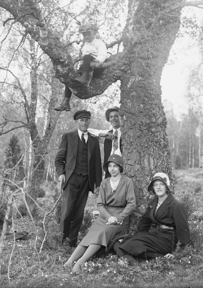 Hällebacka 

Många av bilderna i mappen Hällebacka kan lika gärna vara tagna kring Lidhem Locknevi.