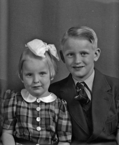 Folke Nilsson  (barn)
Dok.080402/RS

Från vänster Maud Nilsson och Billy Nilsson

Dok.090109/SJ