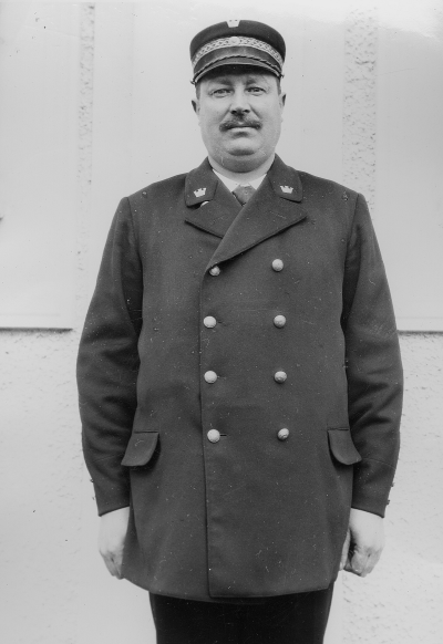 Anton Hallden 
född 1881 död 1953
